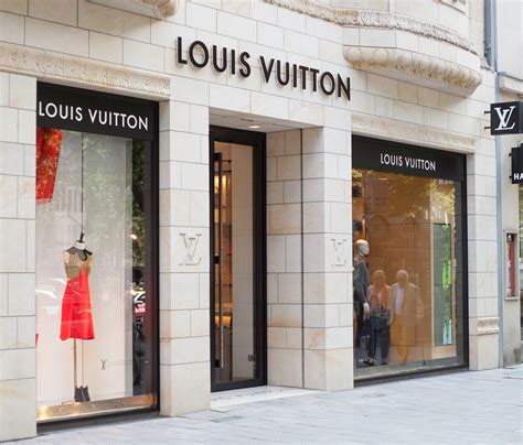 which stores sell louis vuitton.